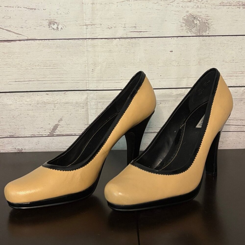 NWOB Alfani Cream Black Almond‎ Toe 4" Heel Size 10